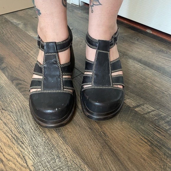 Vintage Platform Sandals - Picture 4 of 8